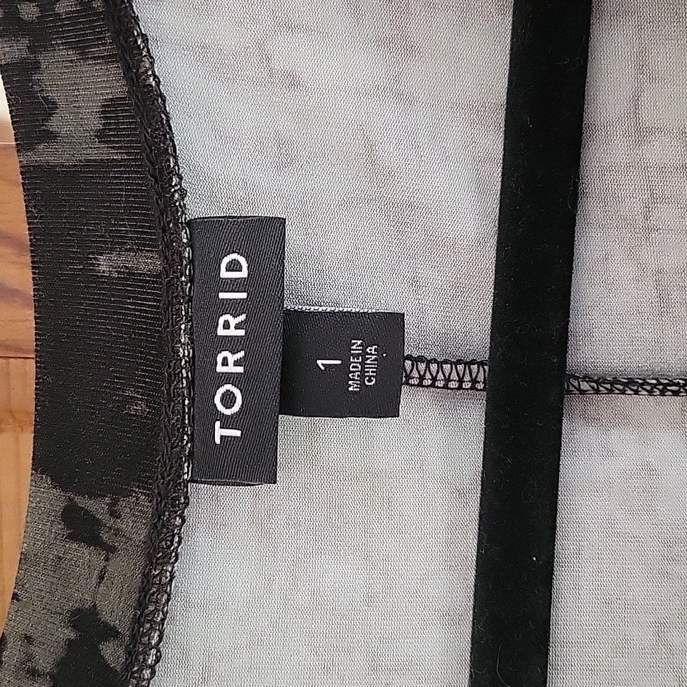 Torrid Black and Green Womens T-shirt Dress Spring Summer Casual Size 1 Tie Dye - Picture 3 of 7